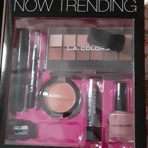 LA colors beauty book